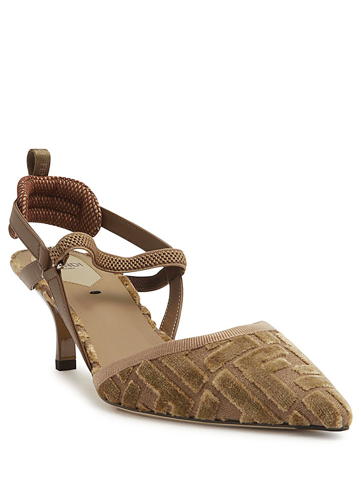 Fendi Colibrì Lite
Slingback tacco medio in velluto jacquard FF cammello