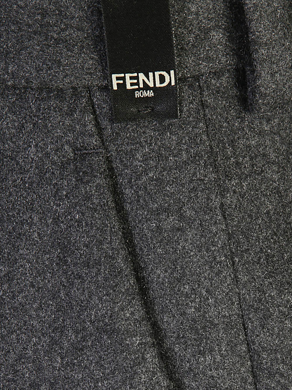 Pantaloni
Pantaloni in cashmere grigio