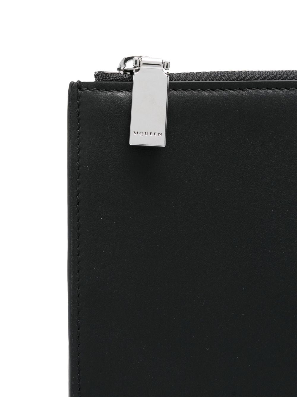 Alexander McQueen
Clutch con logo