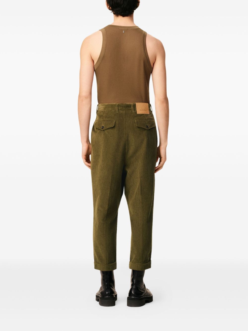 AMI Paris
Pantaloni a coste con pieghe