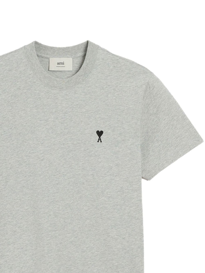 AMI Paris
T-shirt in cotone biologico con ricamo a cuore