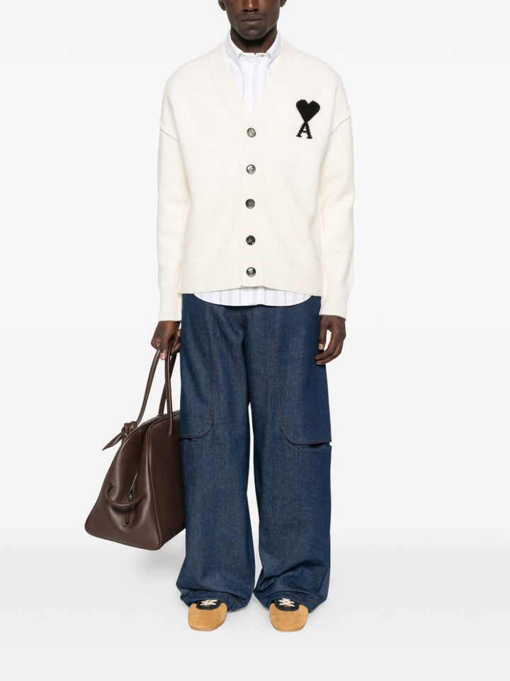 Ami Paris

Cardigan bianco