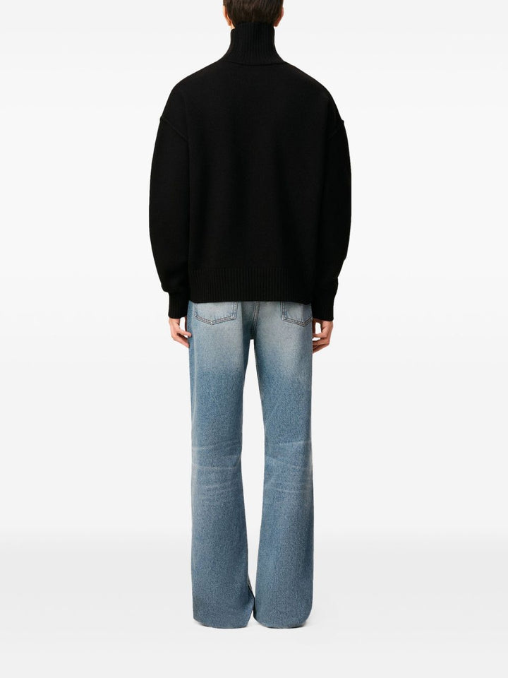 AMI Paris
Maglione con scollo a imbuto e motivo a cuore