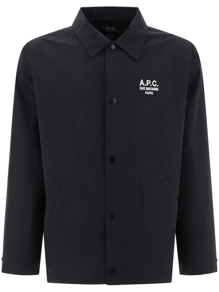 A.P.C. Overshiert in colore nero con logo ricamato sul petto