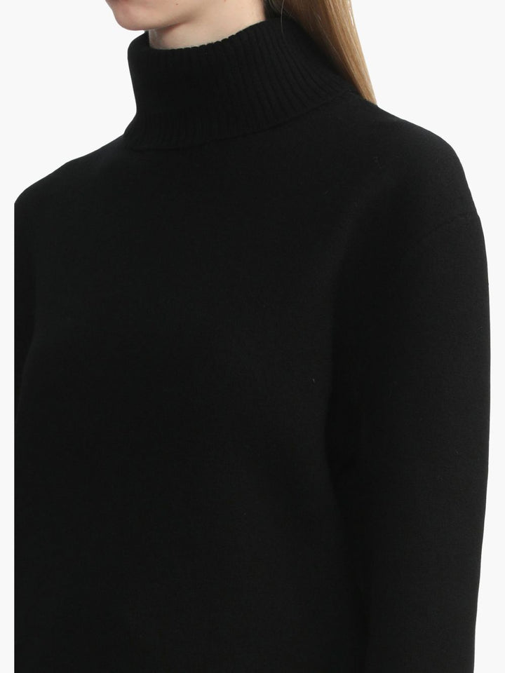 A.P.C.
Maglia in lana vergine nera