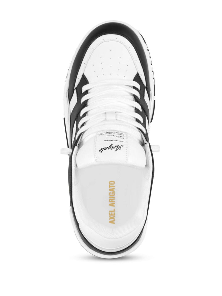 Axel Arigato
Sneakers in pelle di vitello bianca/nera