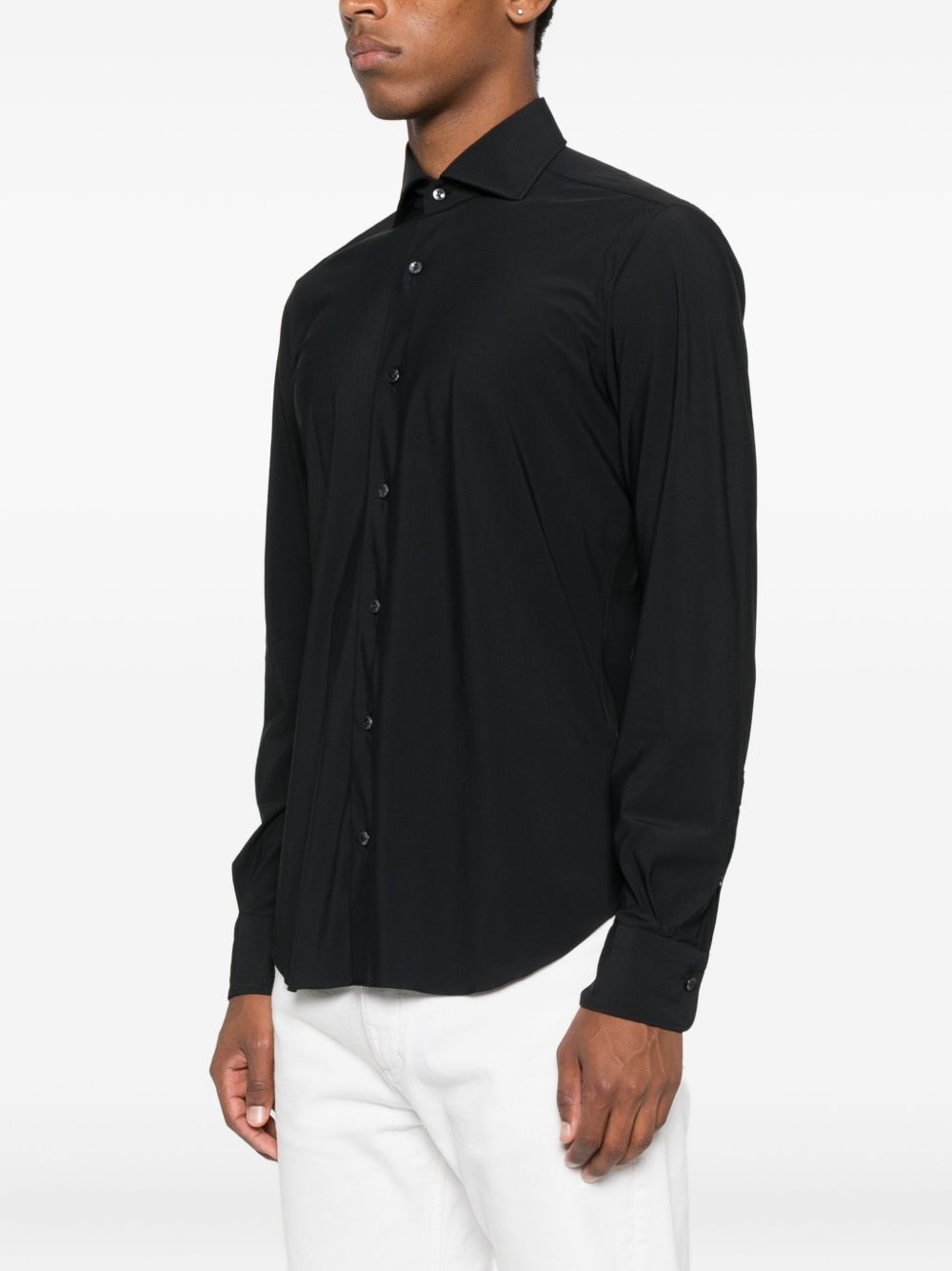 Barba
Camicia a maniche lunghe