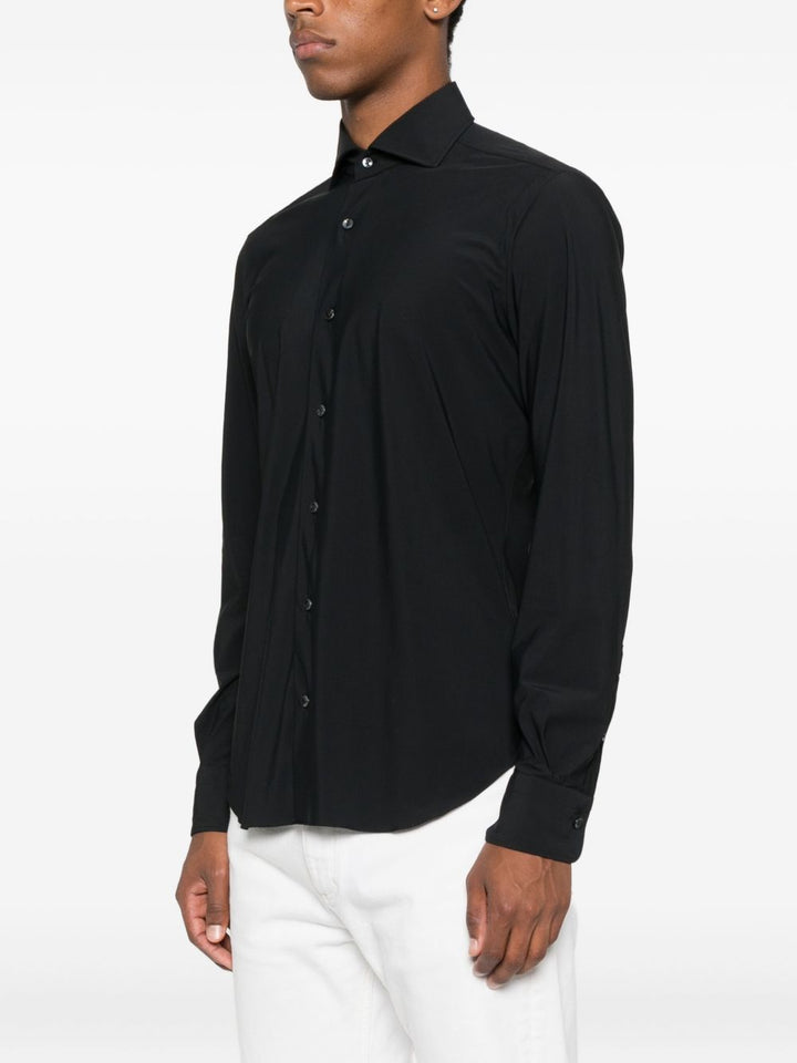 Barba
Camicia a maniche lunghe