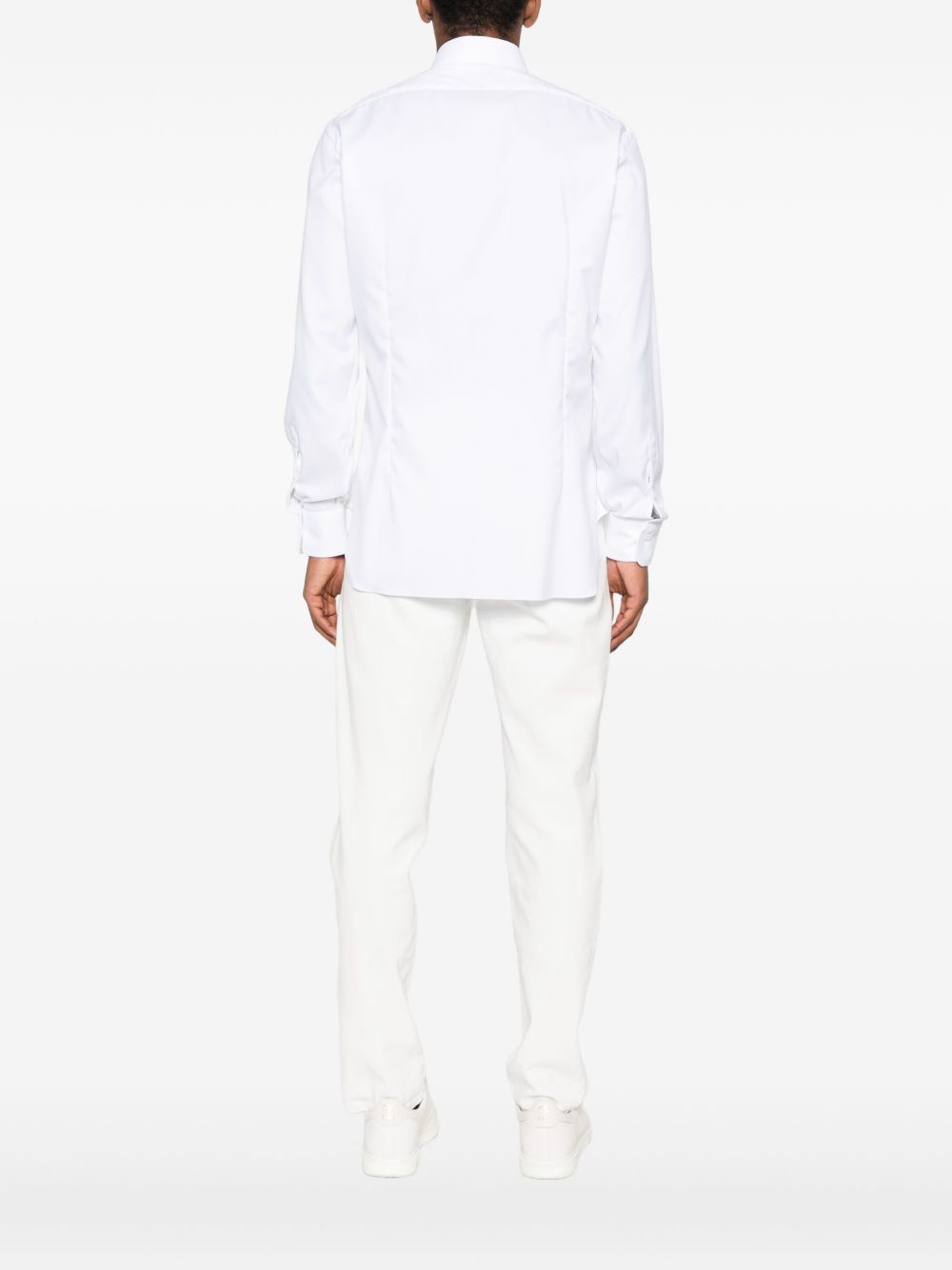 Barba
Camicia a maniche lunghe con colletto semirigido e bottoni