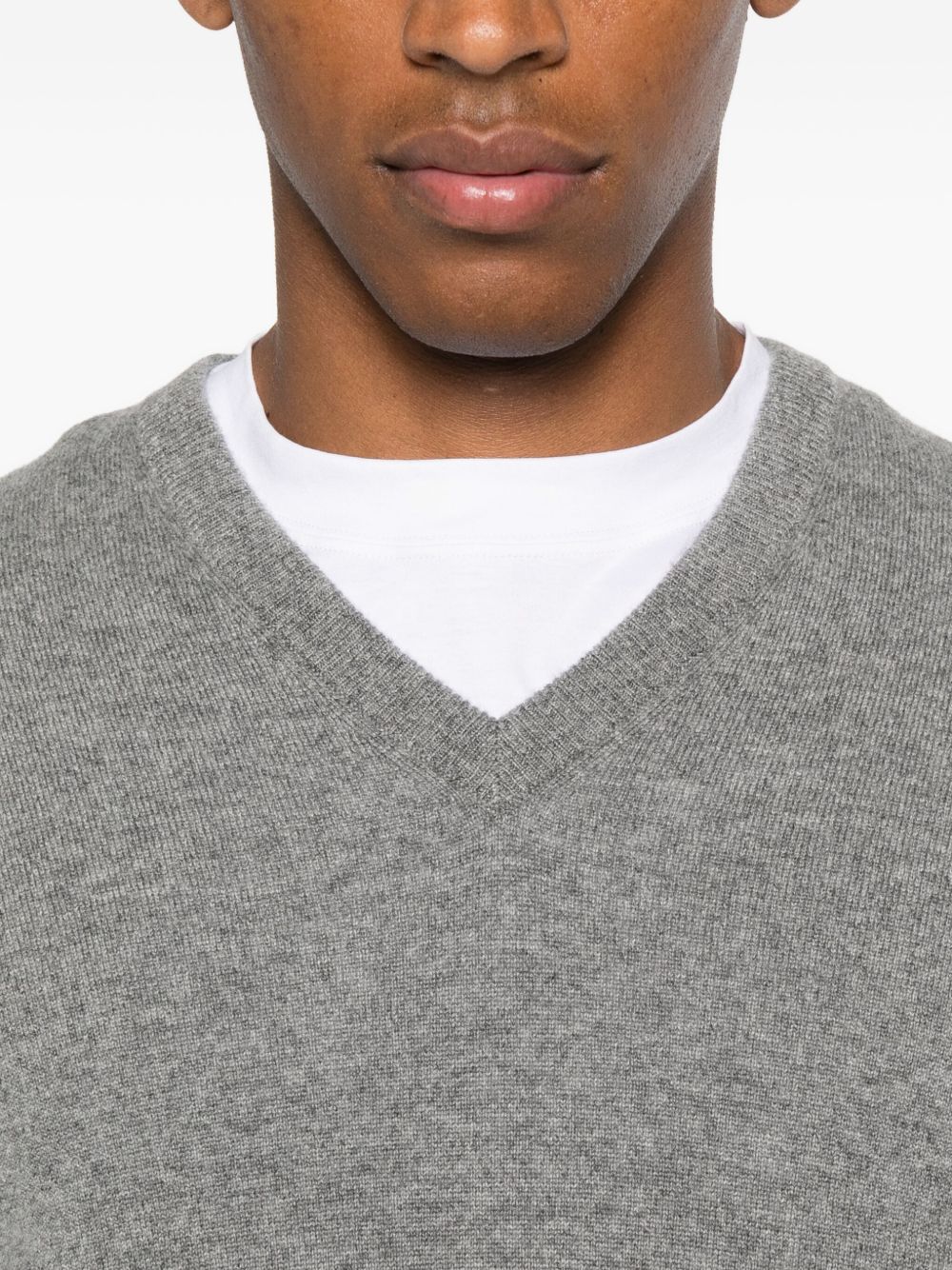 Brunello Cucinelli
Maglione con scollo a V