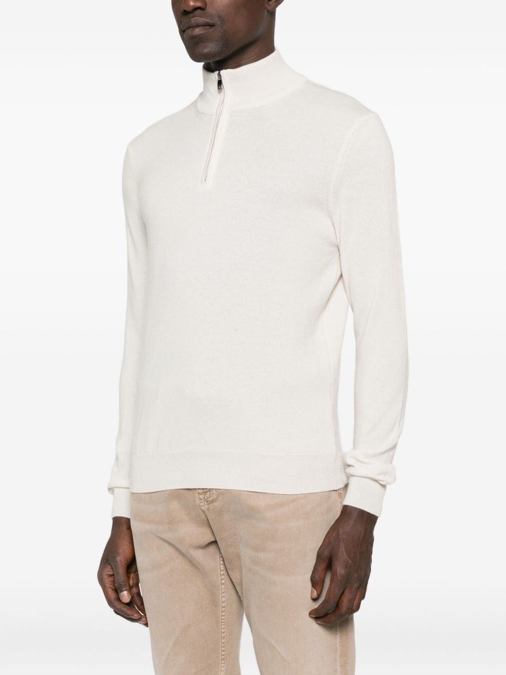 Corneliani
Maglione beige con mezza zip