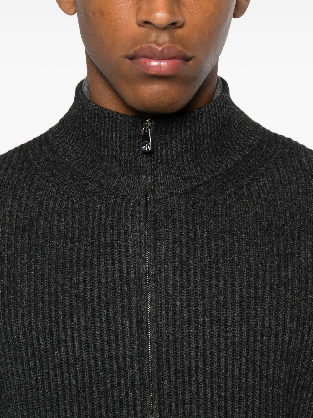 Corneliani
Cardigan a coste con zip