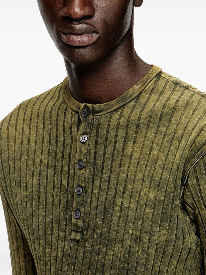 Diesel
T-shirt con bottoni
