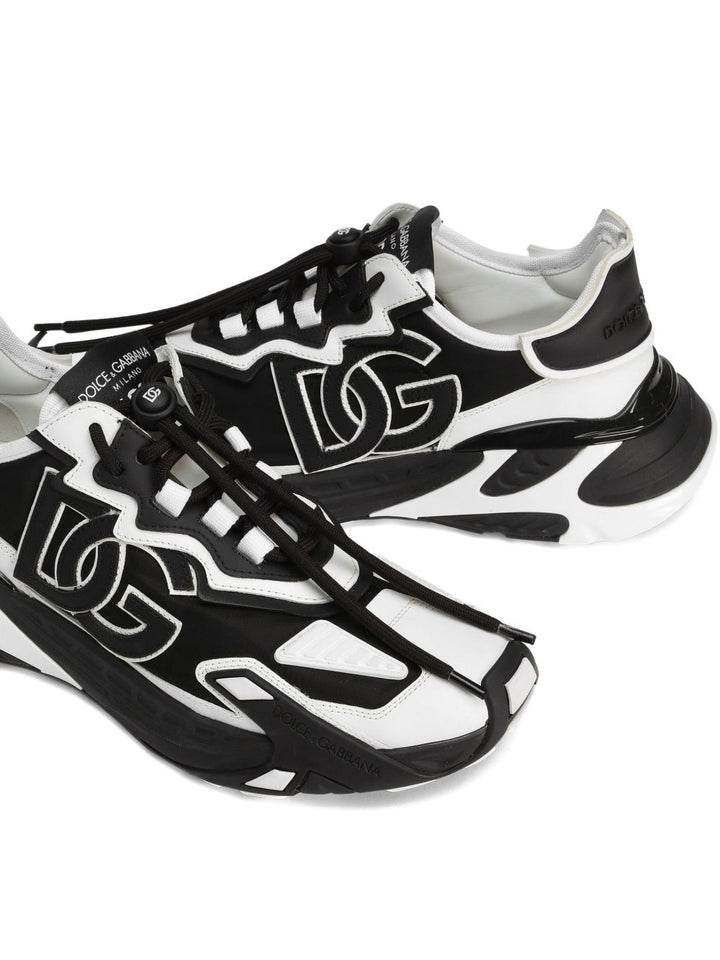 Dolce & Gabbana
Sneakers chunky con logo ricamato