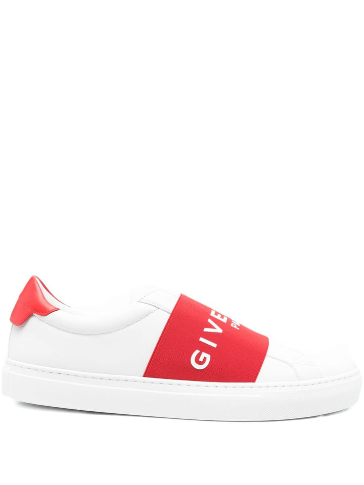 Givenchy
Sneakers con logo
