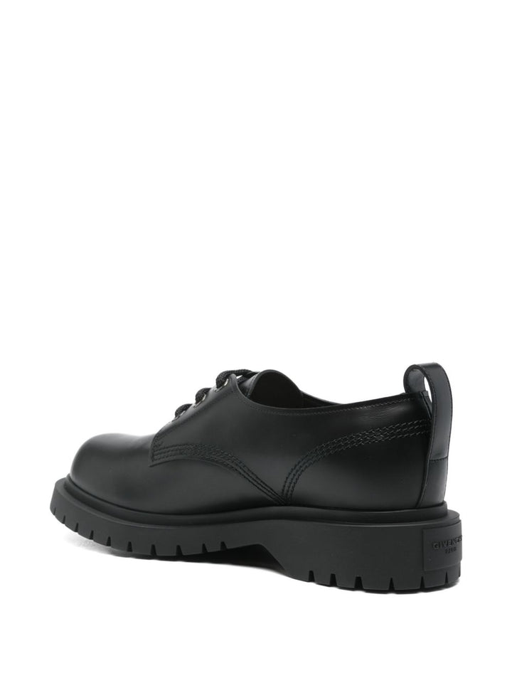 Givenchy
Scarpe Derby in pelle nera