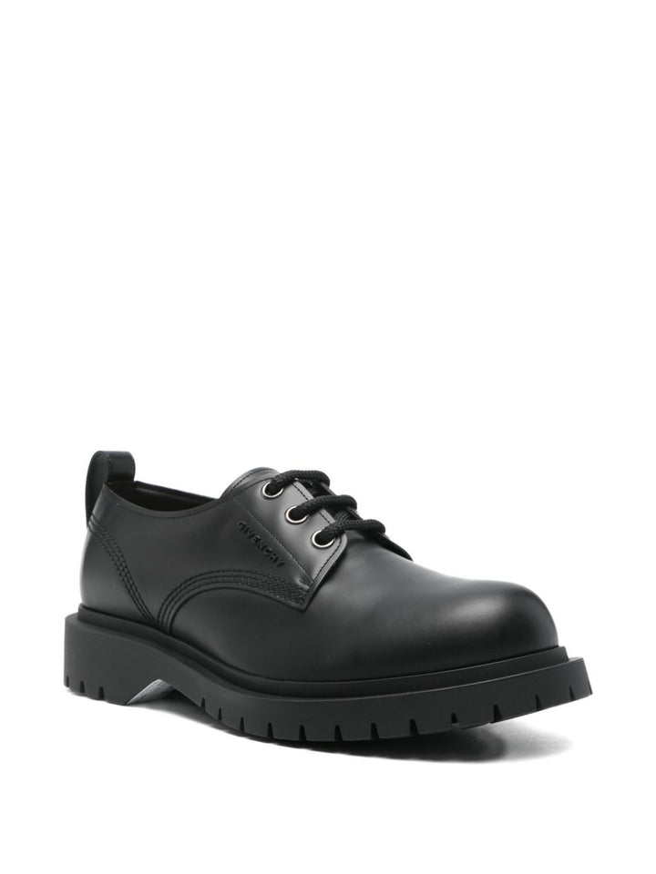 Givenchy
Scarpe Derby in pelle nera