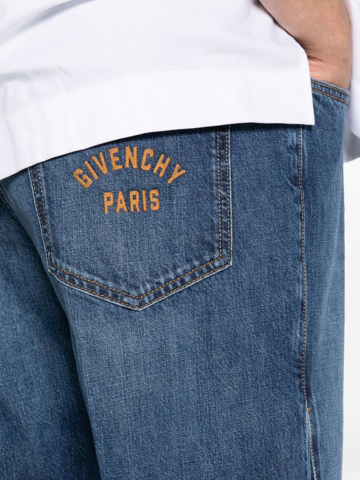 Givenchy
Jeans con ricamo