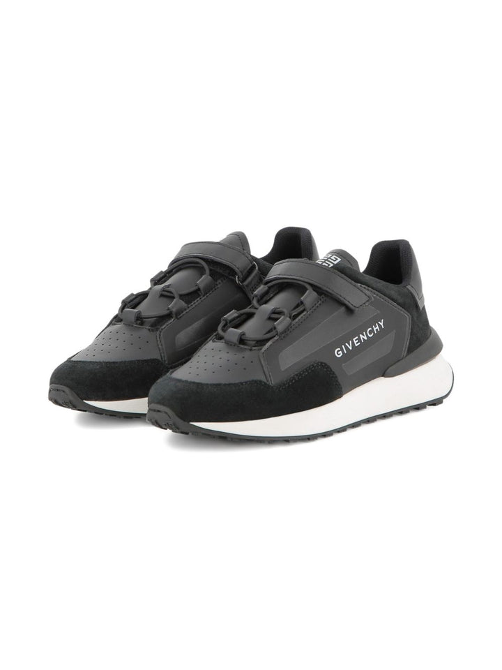 Givenchy Kids
Sneakers con inserti in pelle scamosciata