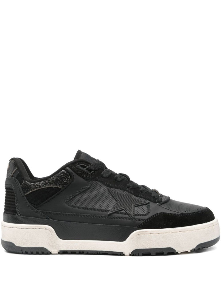 Golden Goose
star-patch trainers