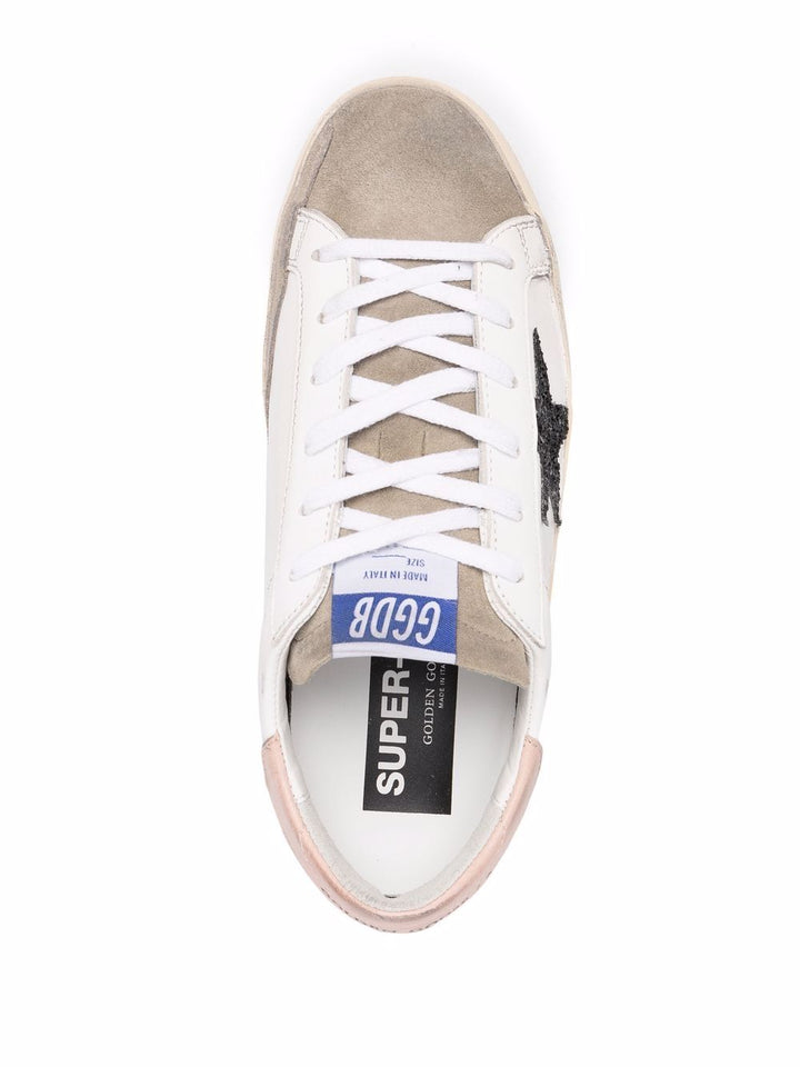 Golden Goose
Sneakers con applicazione