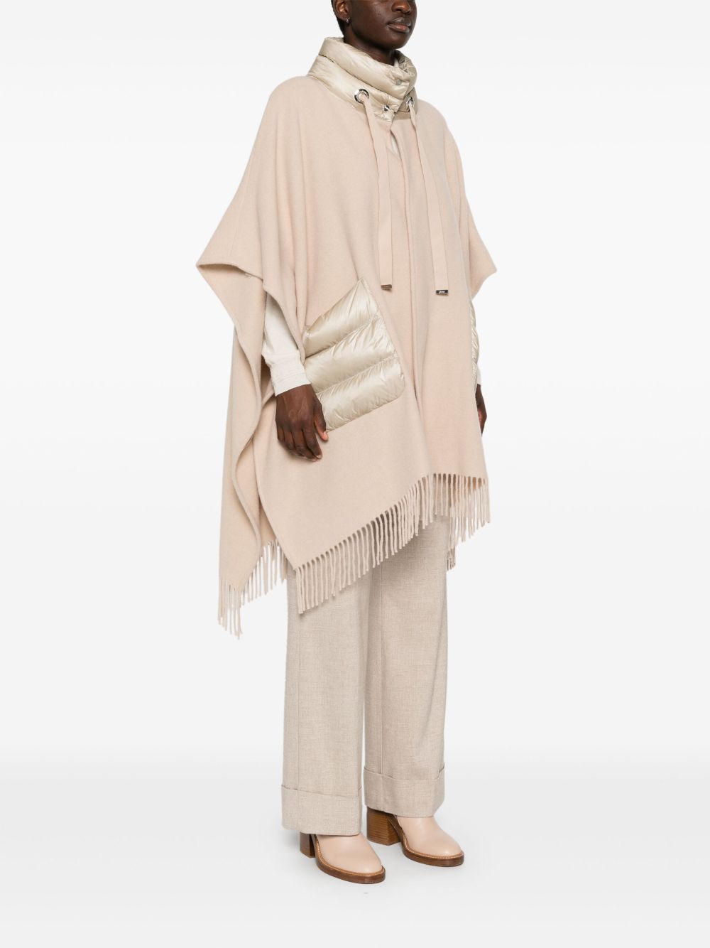 Herno
Mantella con frange