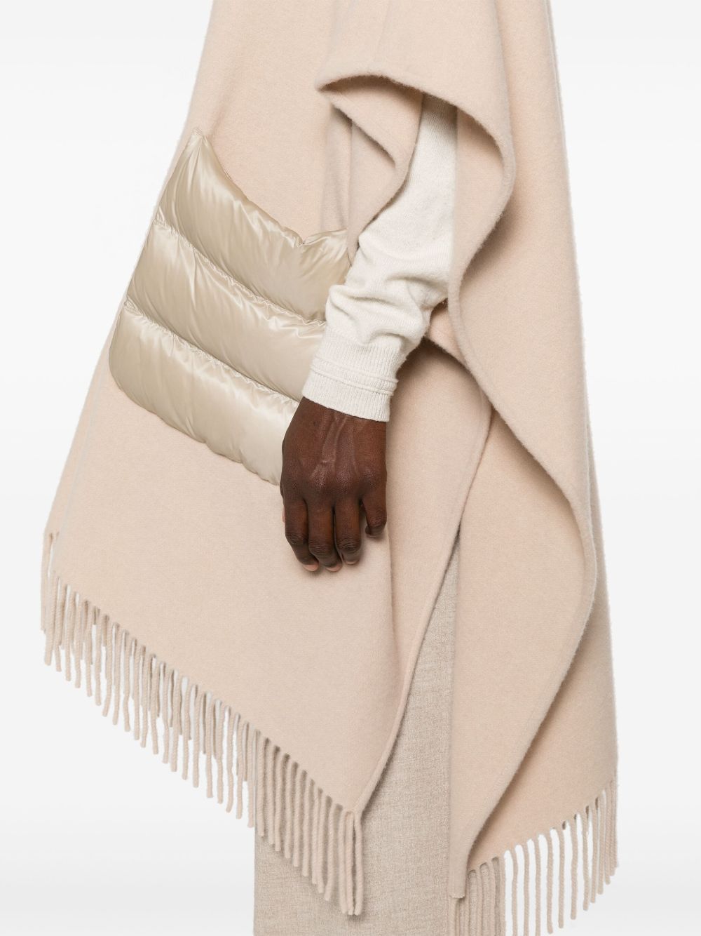 Herno
Mantella con frange