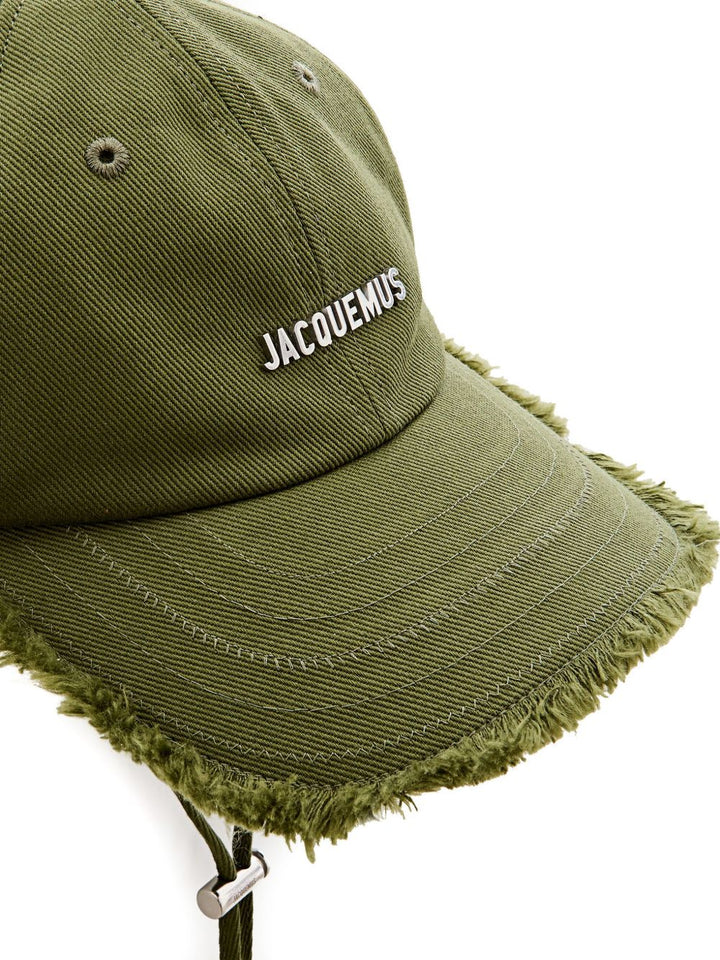 Jacquemus
Cappello con orlo sfrangiato