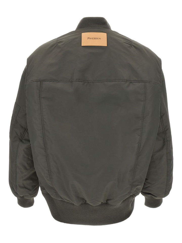 JW Anderson
Bomber con orlo curvo