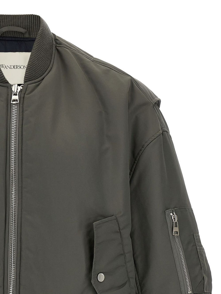 JW Anderson
Bomber con orlo curvo