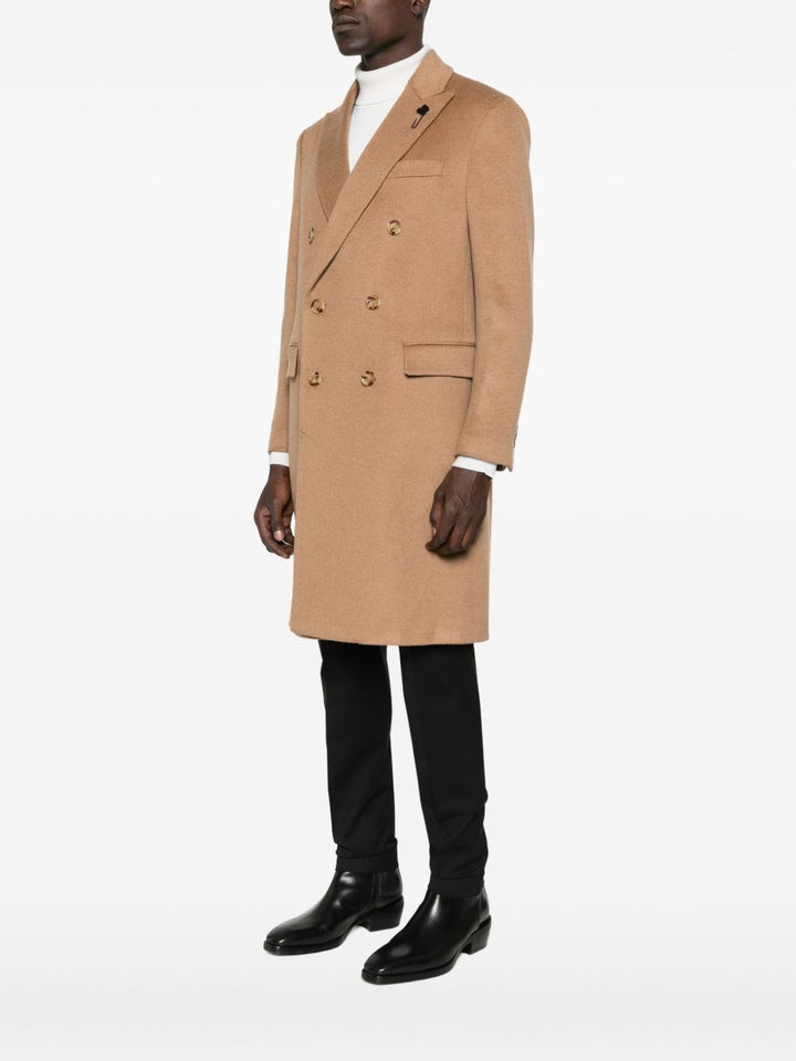 Lardini
Cappotto beige, chiusura doppiopetto