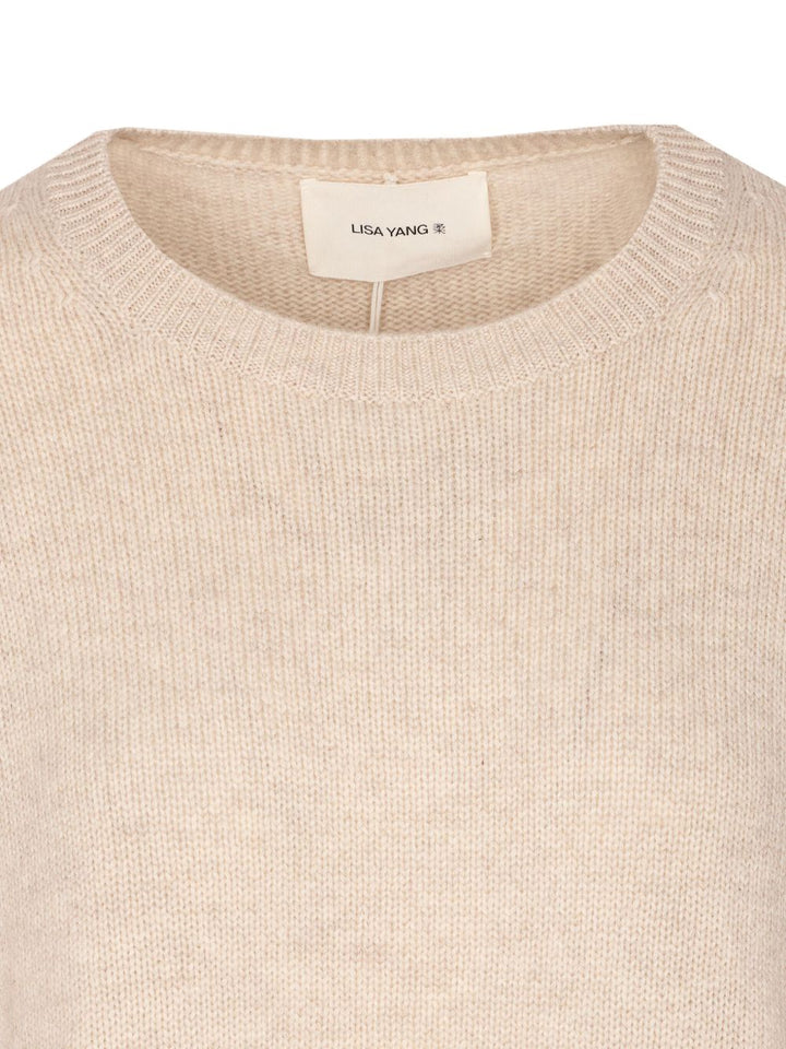 Lisa Yang
Maglione beige, girocollo