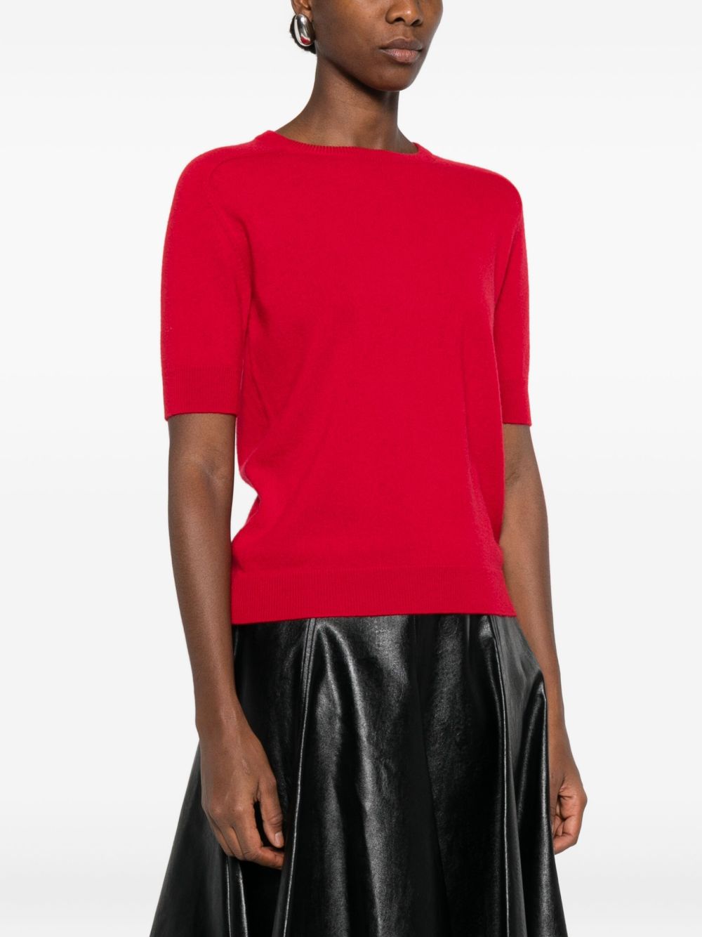 Lisa Yang
Maglia colore rosso