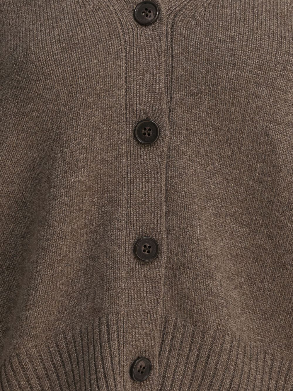 Lisa Yang
Maglione in cashmere marrone con scollo a V
