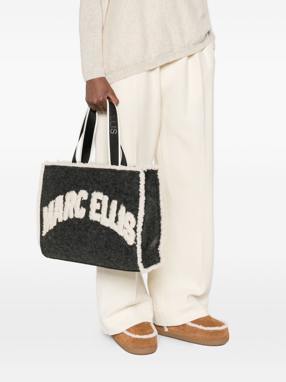 Marc Ellis Borsa a tracolla