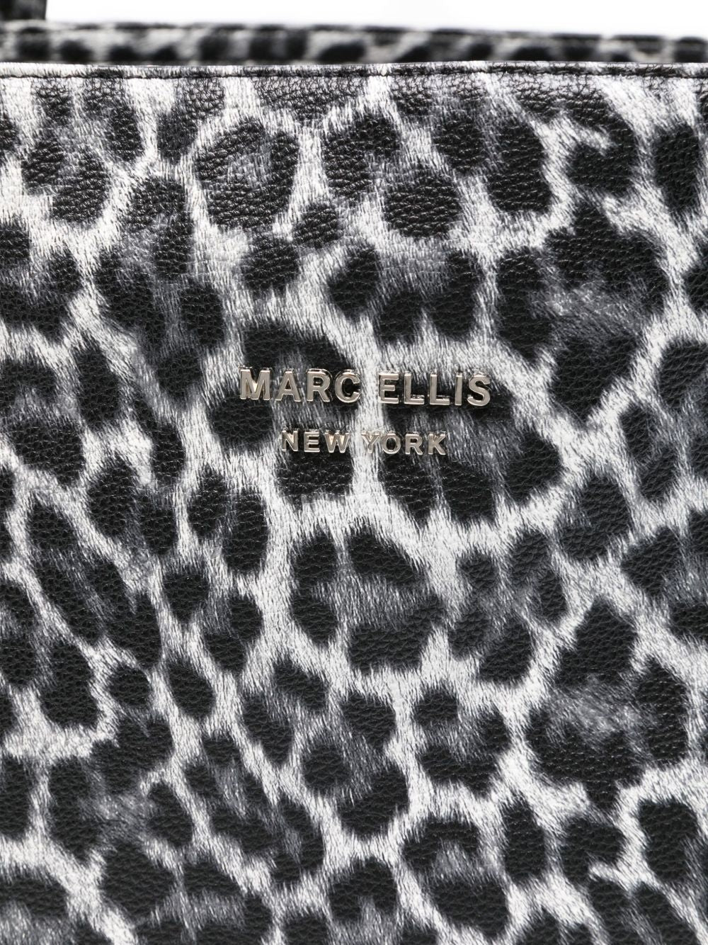 Marc Ellis Borsa a tracolla