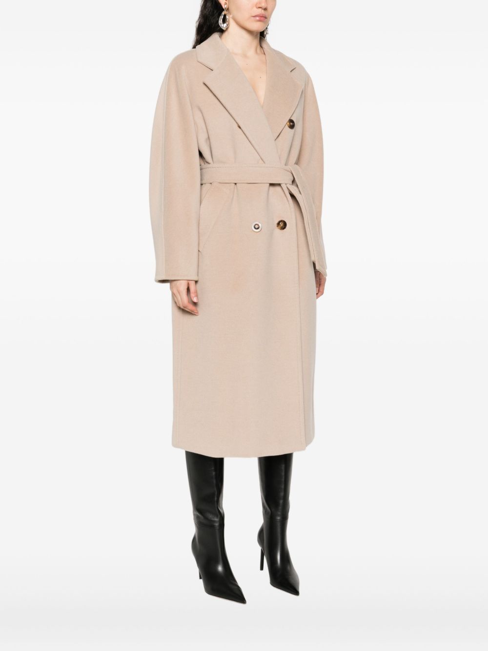 Max Mara
Cappotto doppiopetto con cintura