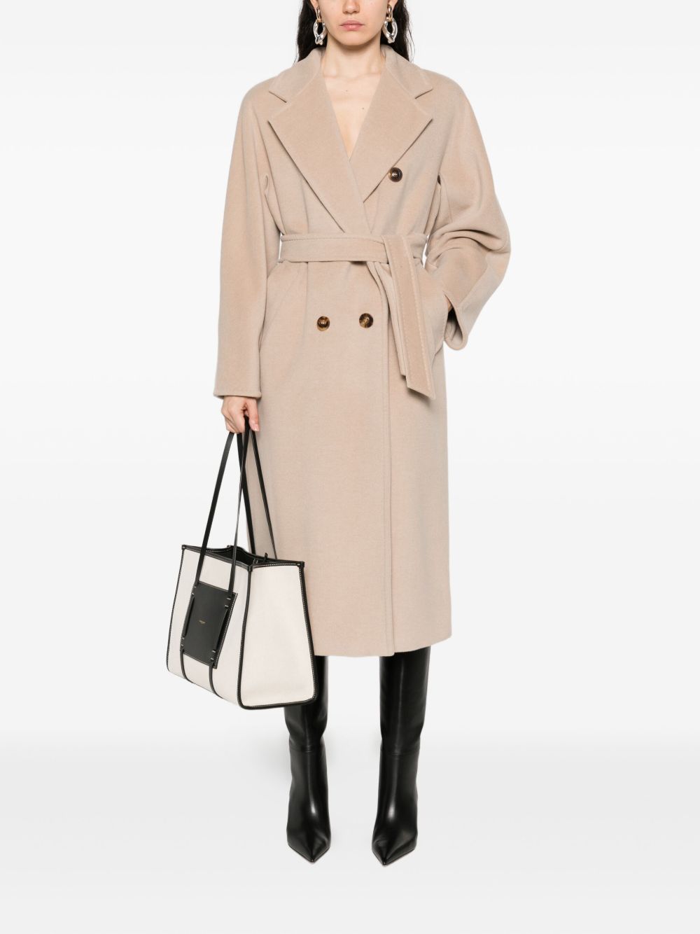 Max Mara
Cappotto doppiopetto con cintura