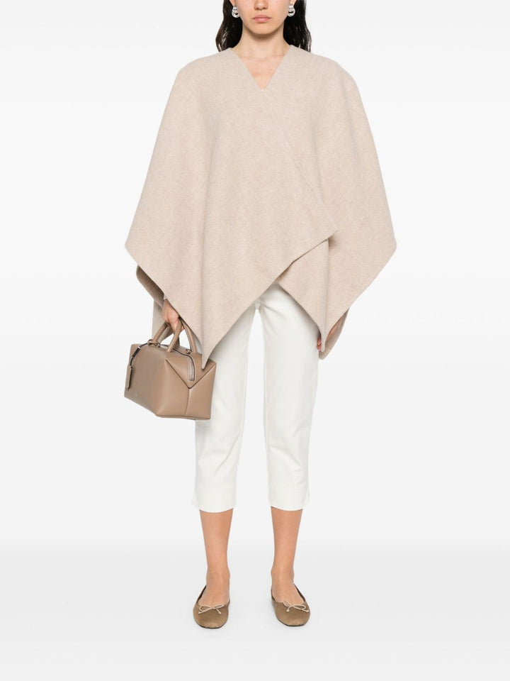 Max Mara
Mantella con applicazione
