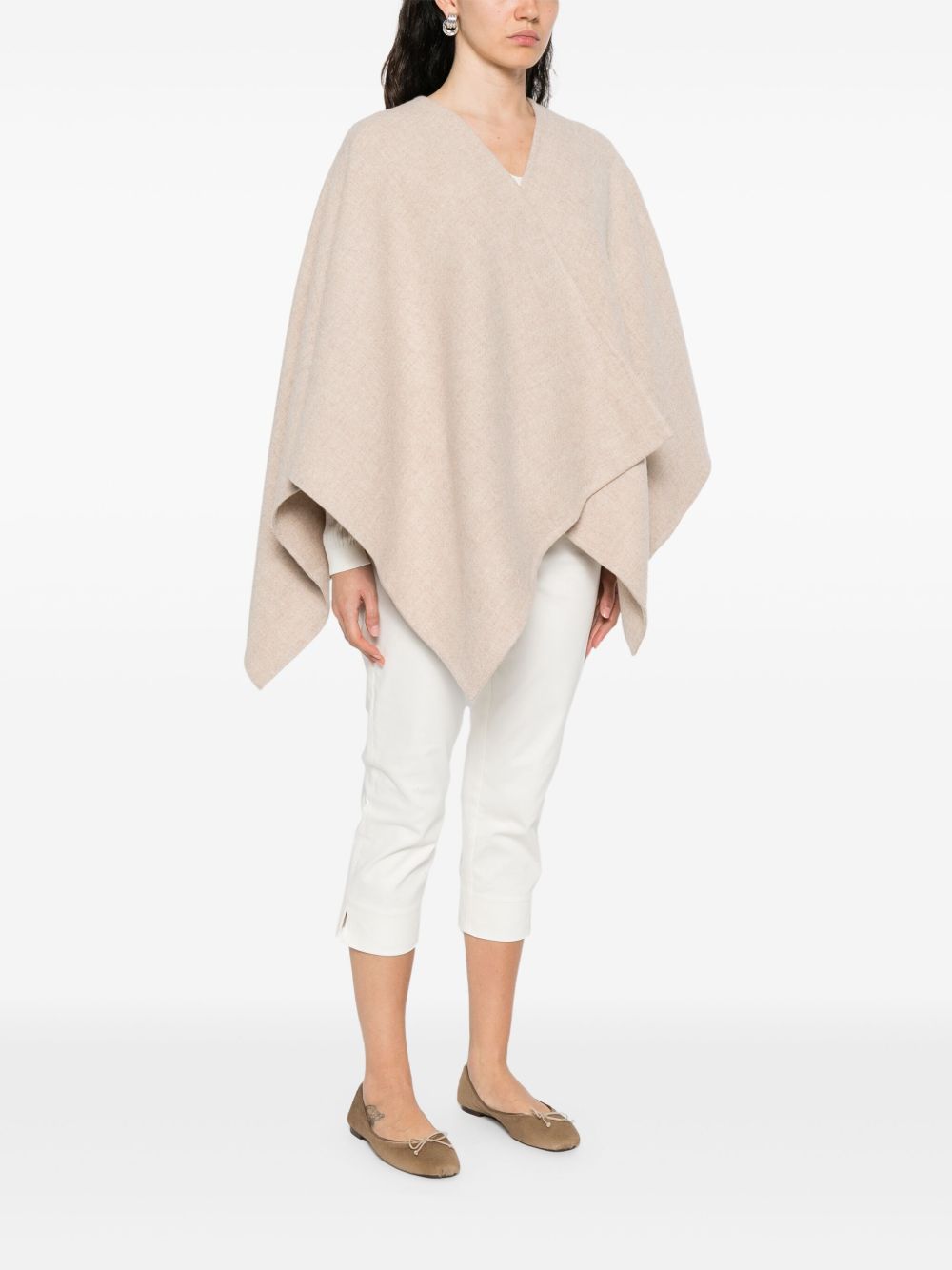 Max Mara
Mantella con applicazione