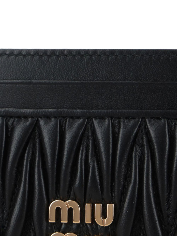 Miu Miu
Portacarte in pelle matelassé
nero