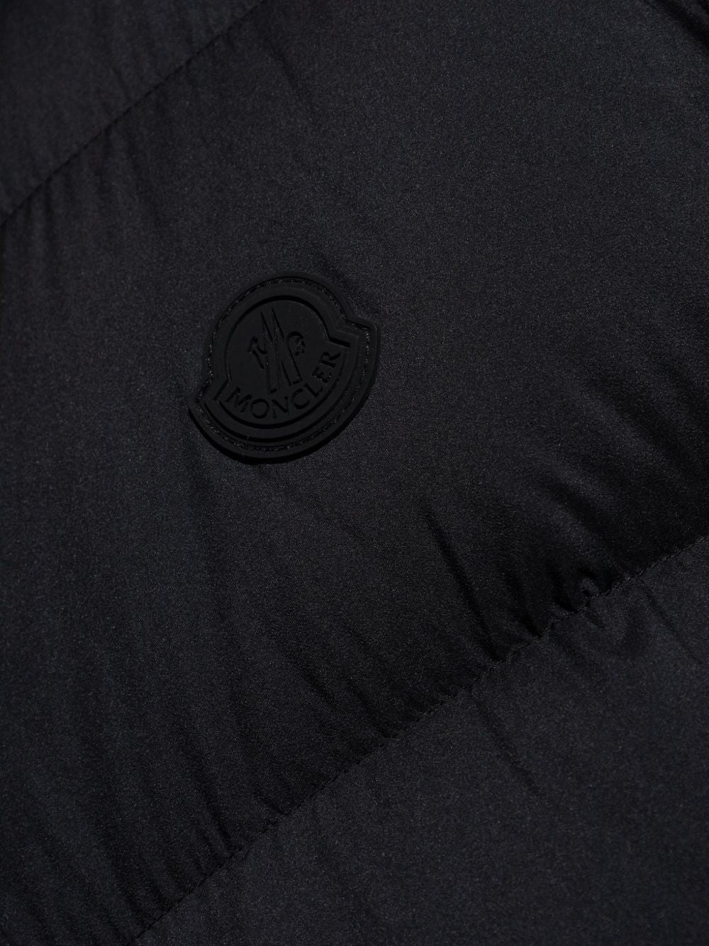 Moncler
Gilet trapuntato con cappuccio