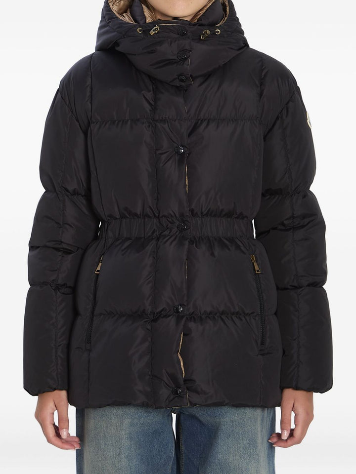 Moncler 
Piumino con cappuccio
