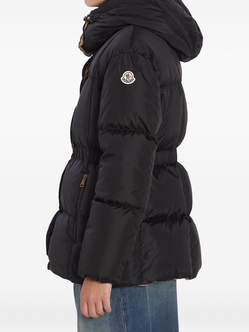 Moncler 
Piumino con cappuccio