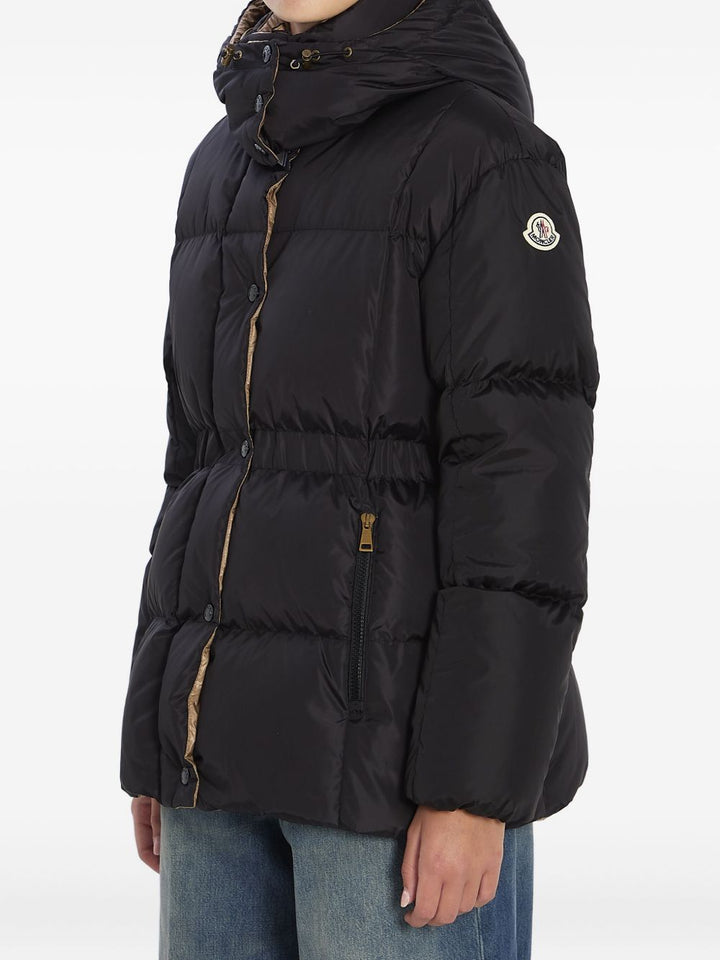 Moncler 
Piumino con cappuccio