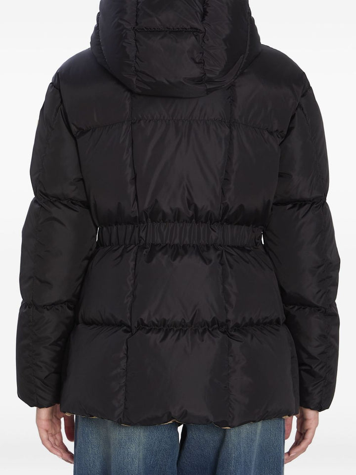 Moncler 
Piumino con cappuccio