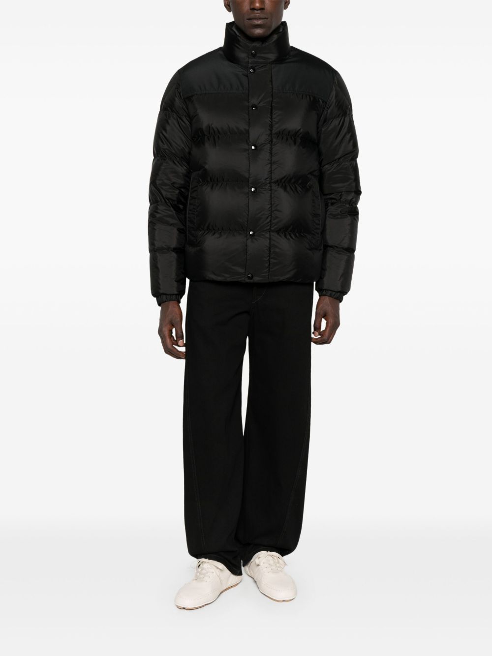 Moncler 
Piumino imbottito nero