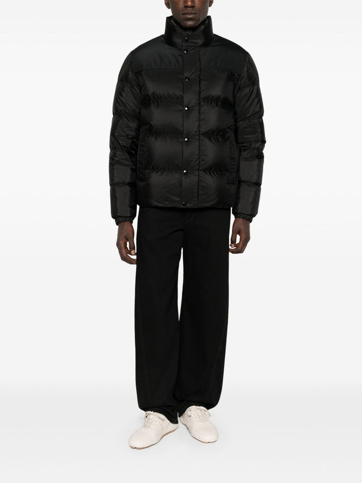 Moncler 
Piumino imbottito nero