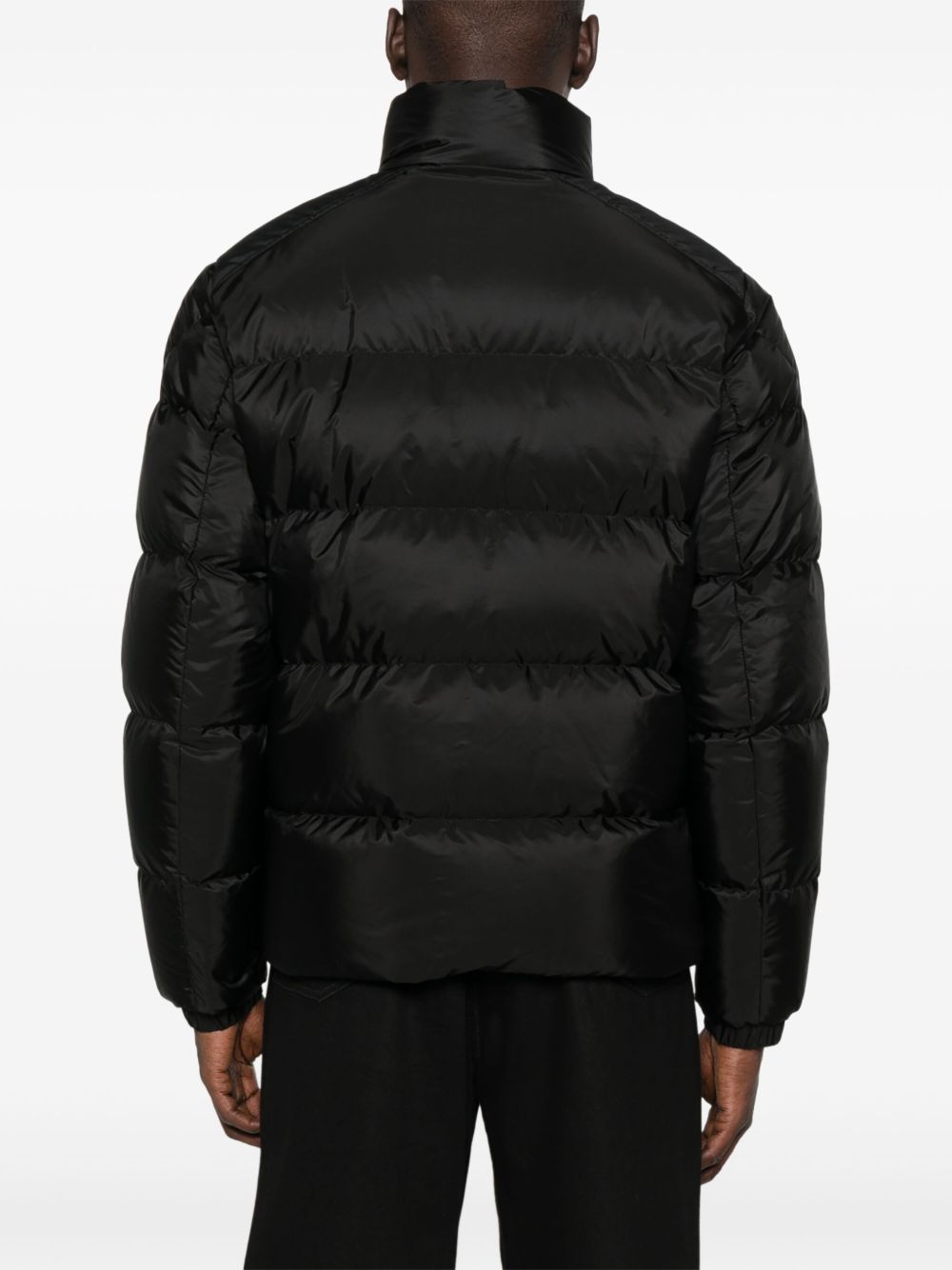 Moncler 
Piumino imbottito nero