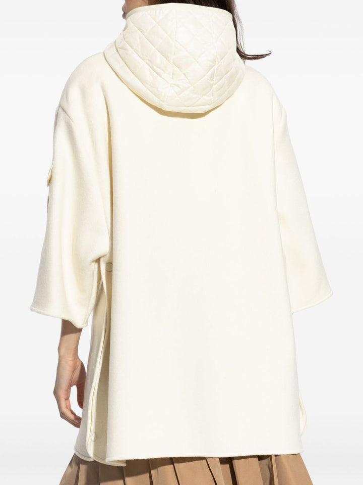 Moncler
Mantella con cappuccio